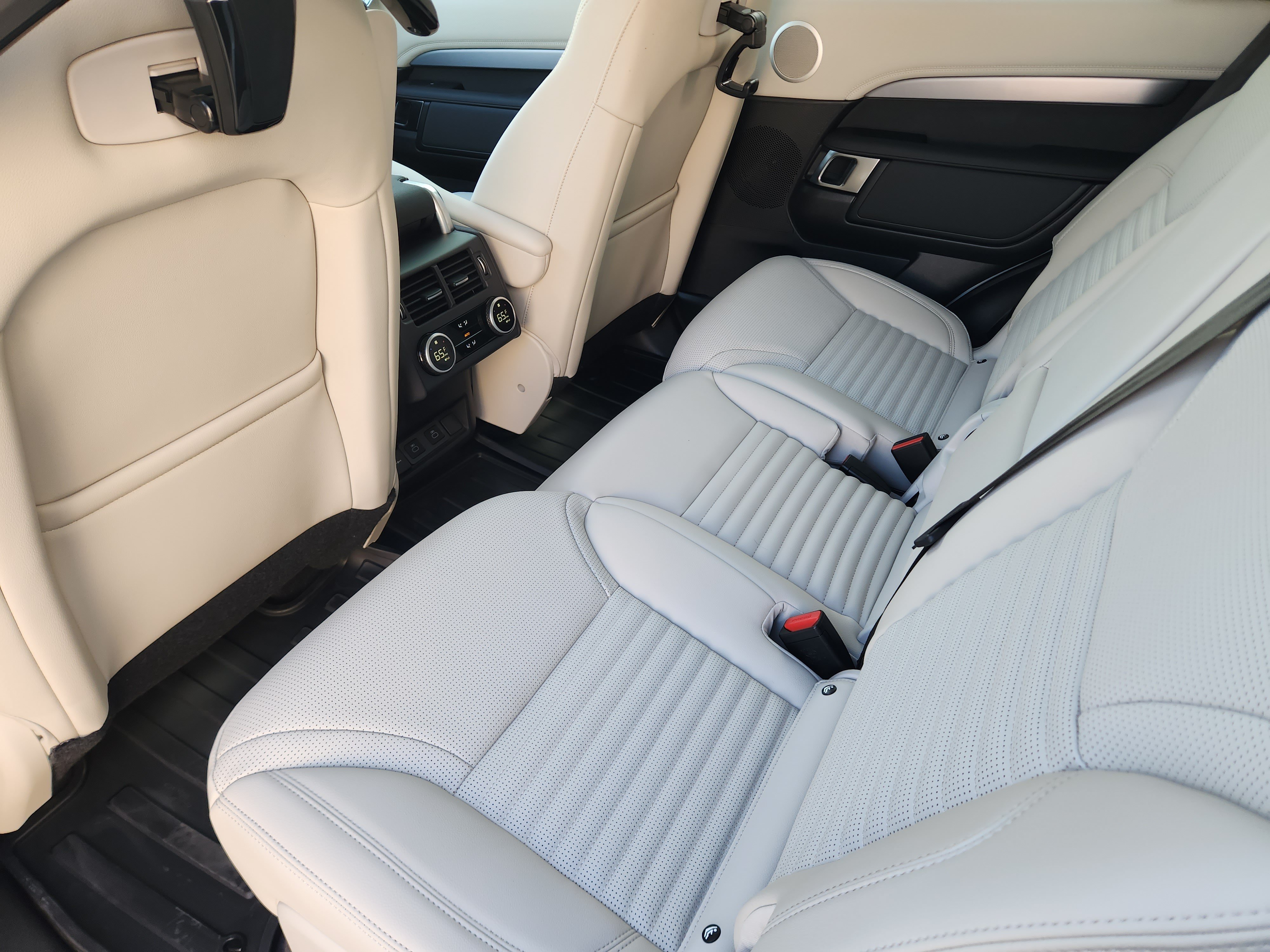 New 2026 Land Rover Discovery Dynamic SE AWD/4WD image 26