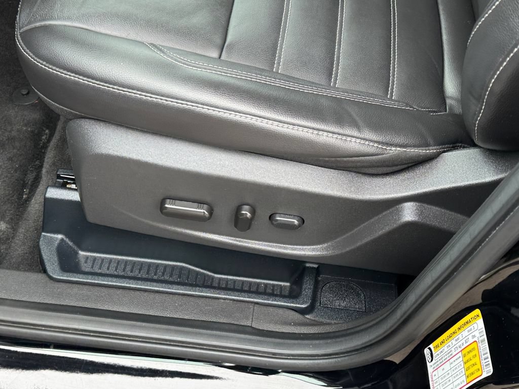 Used 2017 Ford Escape SE w/ SE Leather Comfort Package AWD/4WD image 16