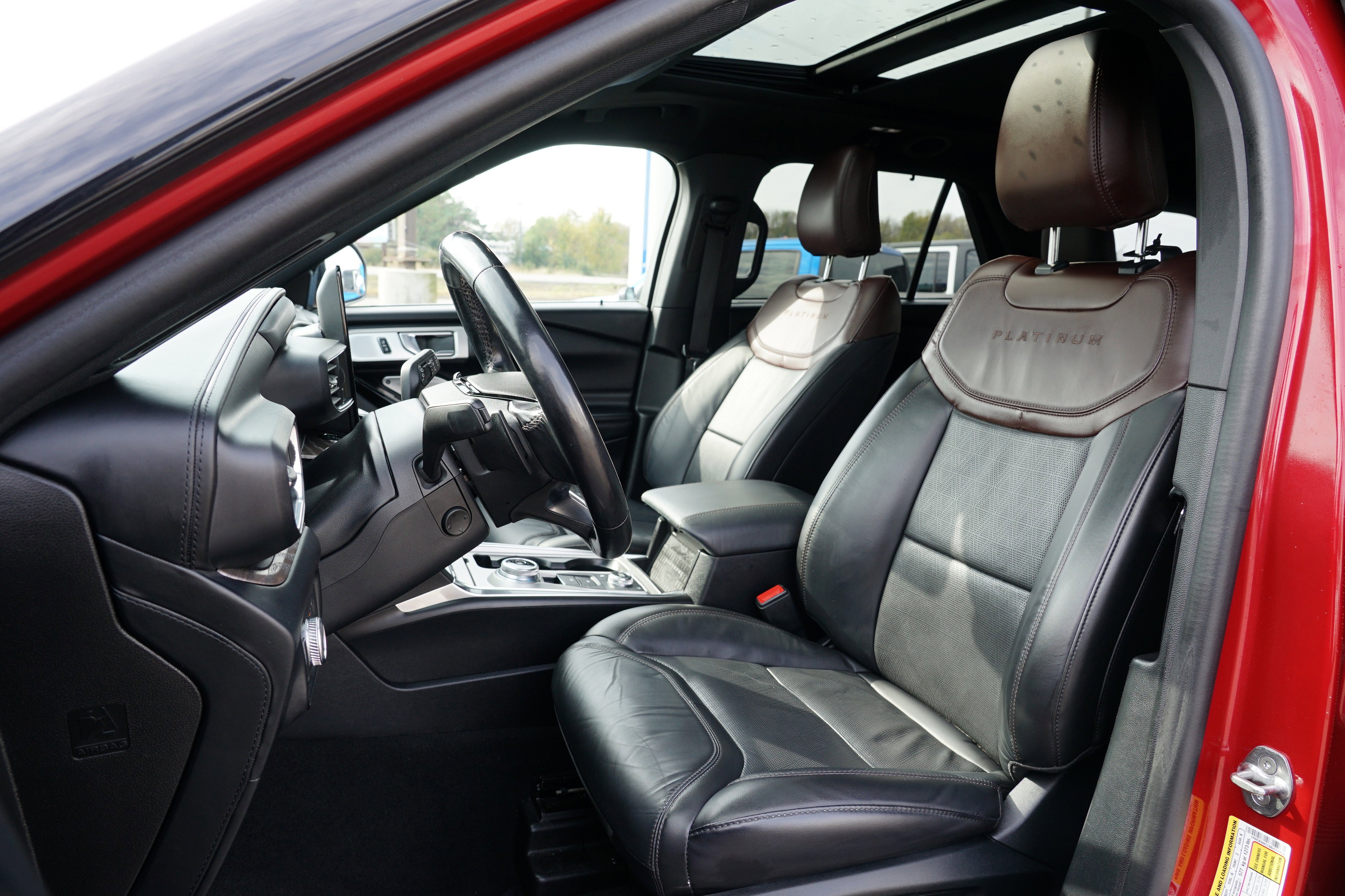 Used 2021 Ford Explorer Platinum w/ Equipment Group 601A image 14