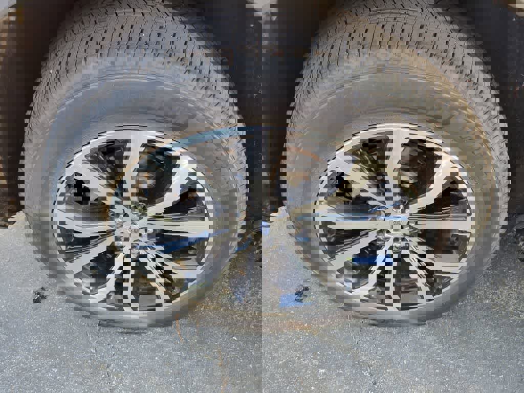 Used 2025 Ford Explorer ST-Line image 9