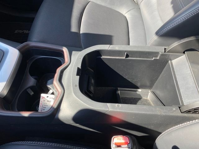 Used 2019 Toyota RAV4 Limited image 14