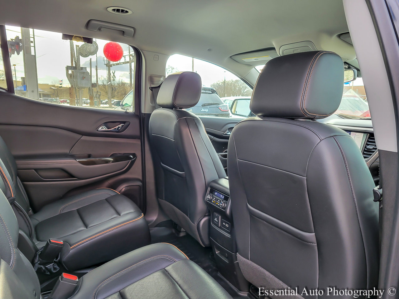 Used 2023 GMC Acadia AT4 w/ Technology Package image 32