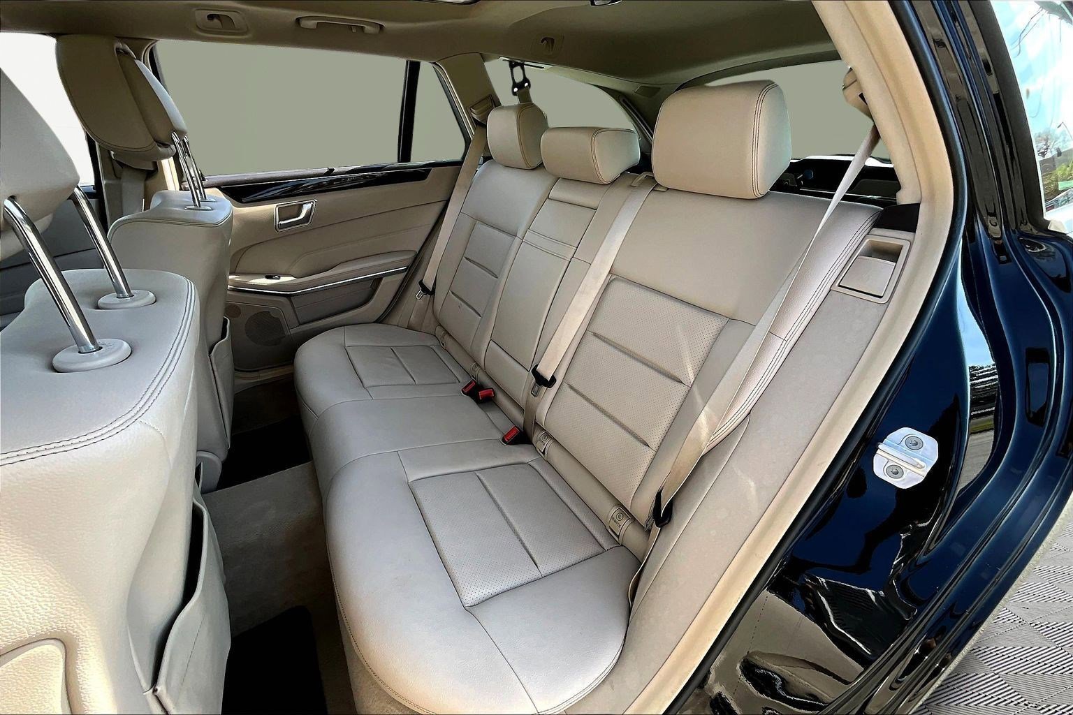 Used 2016 Mercedes-Benz E 350 4MATIC Wagon image 21