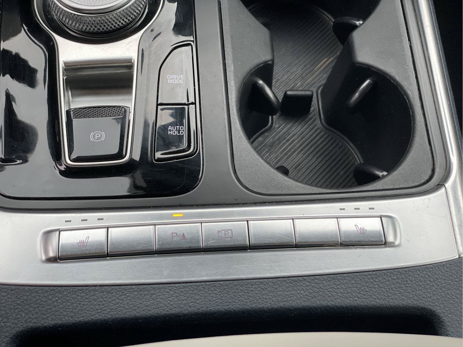 Used 2025 Kia Carnival EX FWD image 38