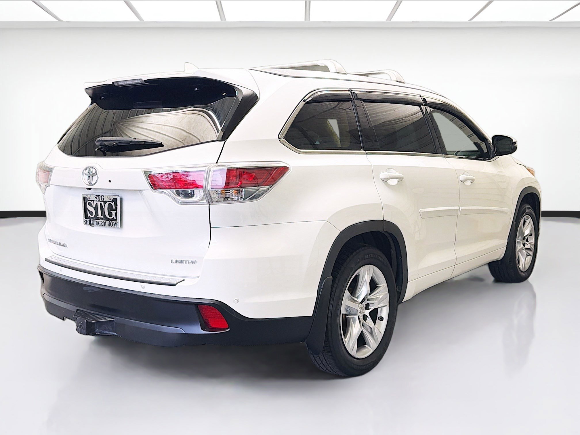 Used 2015 Toyota Highlander Limited Platinum image 4