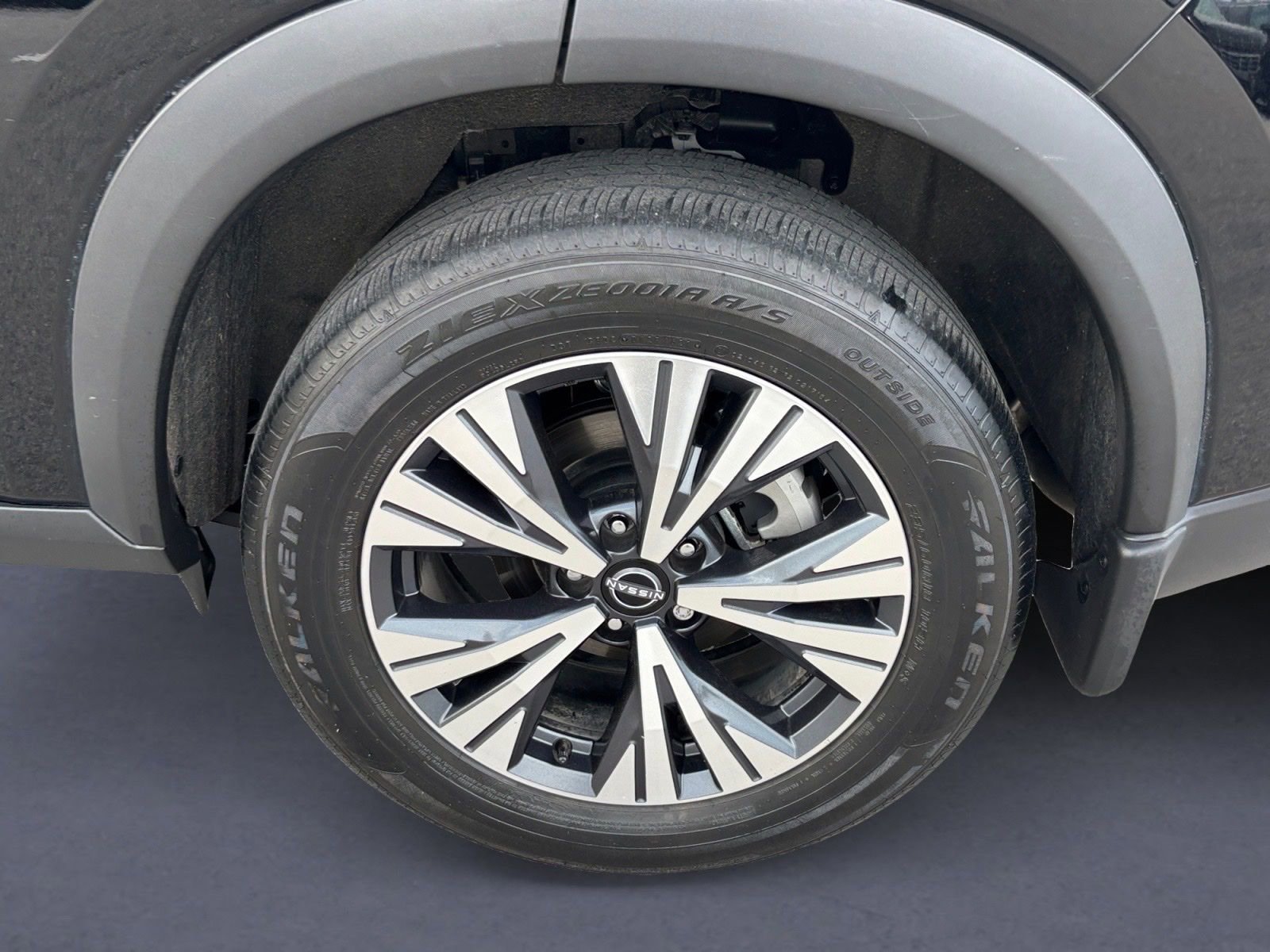 Used 2022 Nissan Rogue SV w/ SV Premium Package image 7