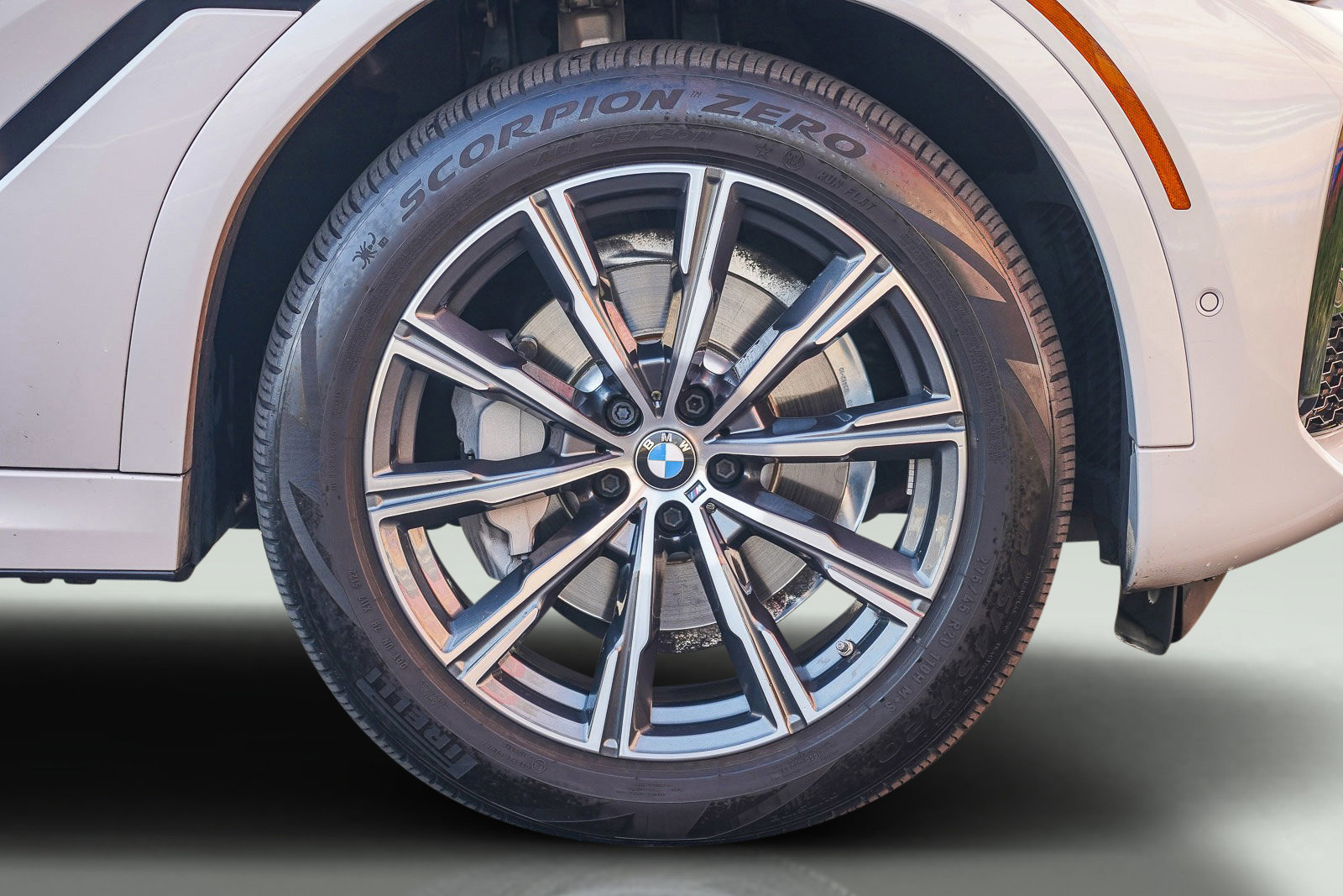 Used 2023 BMW X6 xDrive40i w/ M Sport Package image 48