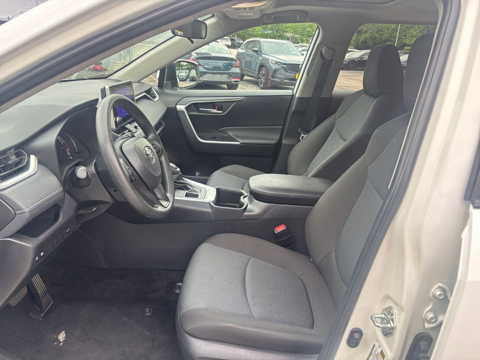Used 2025 Toyota RAV4 XLE w/ Convenience Package AWD/4WD image 28