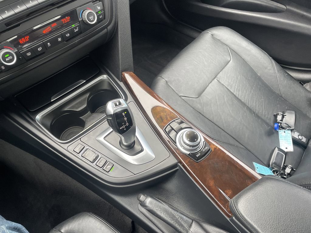 Used 2013 BMW 328i xDrive Sedan AWD/4WD image 19