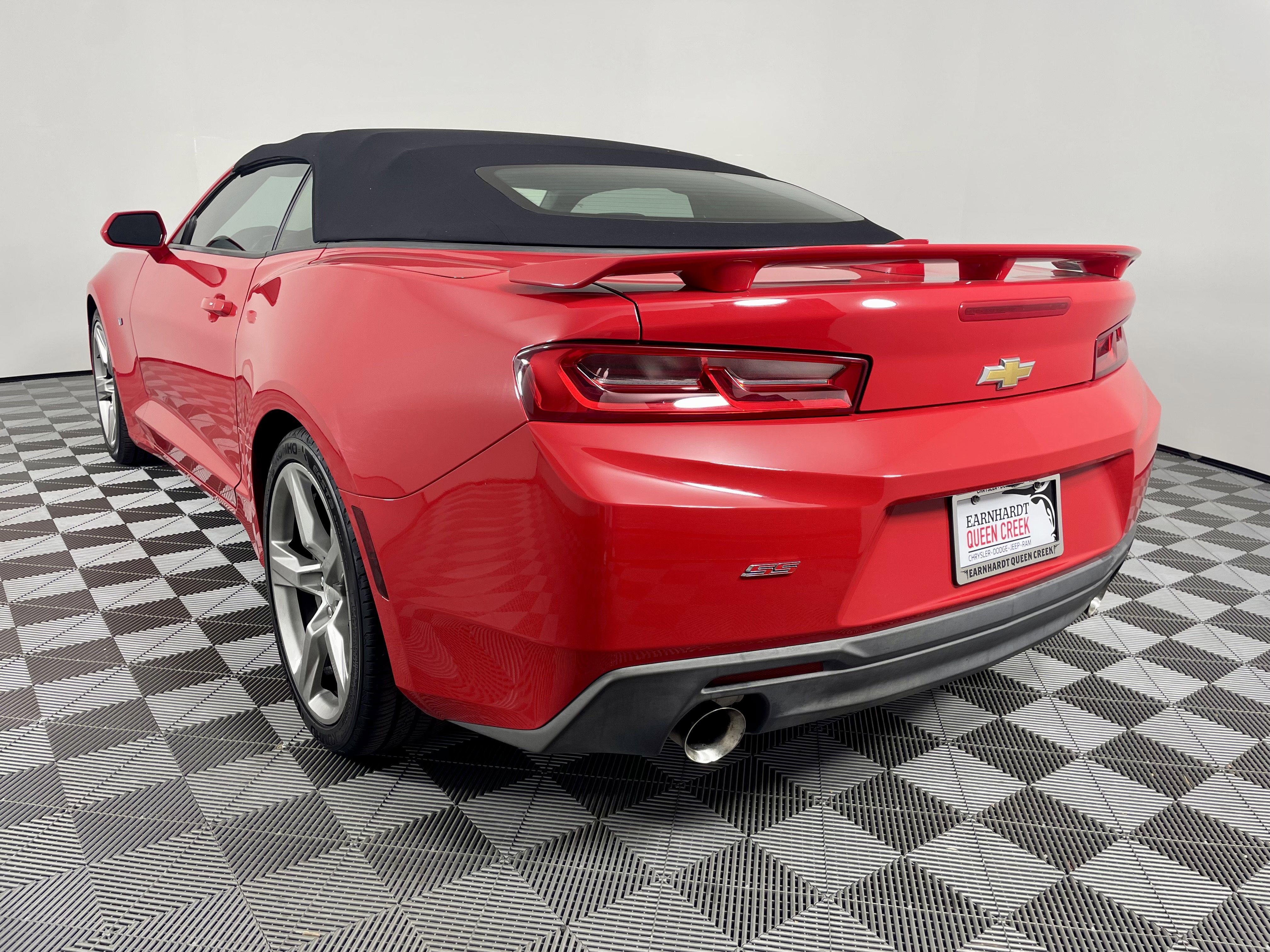 Used 2017 Chevrolet Camaro SS image 3