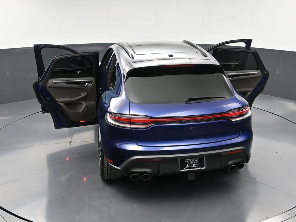 Certified 2025 Porsche Macan image 35