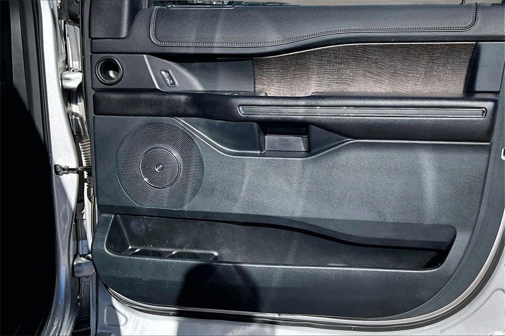 Used 2018 Ford Expedition Limited w/ Equipment Group 301A image 19