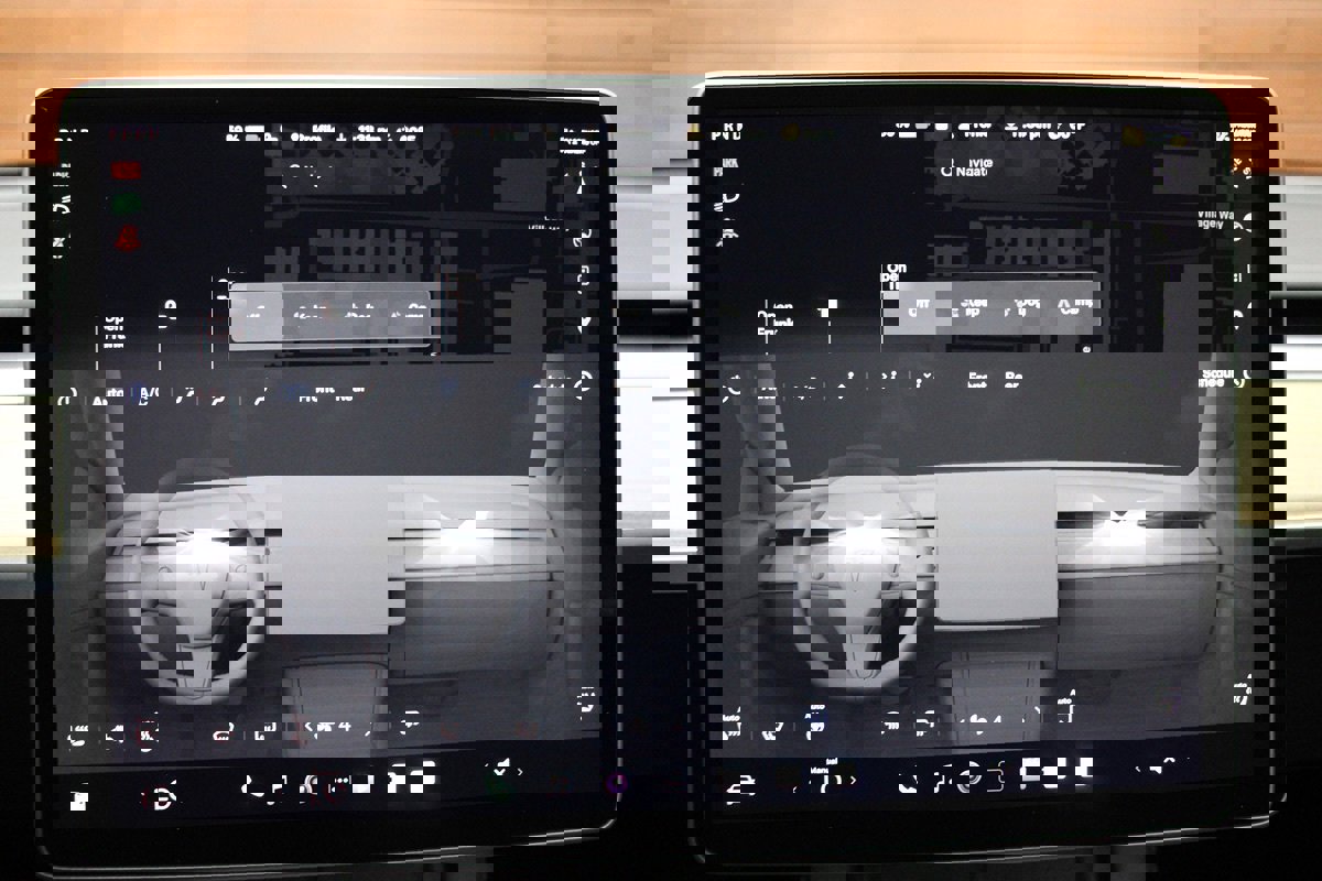 Used 2023 Tesla Model 3 Standard Range RWD image 33