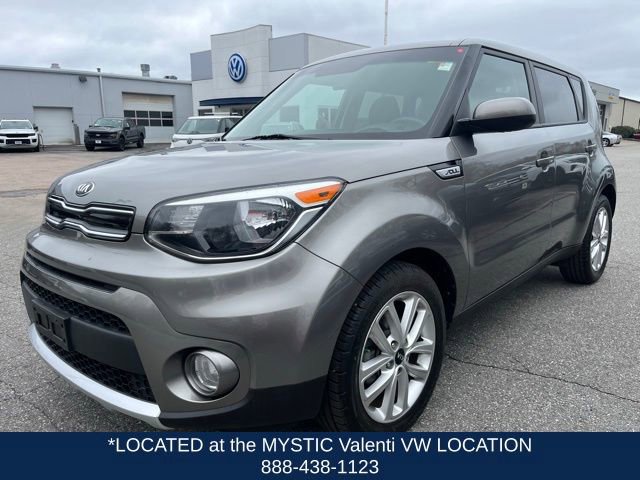 Used 2017 Kia Soul + image 2