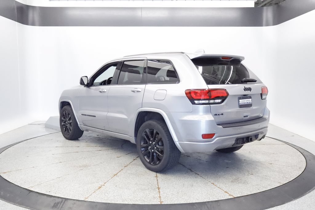 Certified 2021 Jeep Grand Cherokee Laredo X AWD/4WD image 3