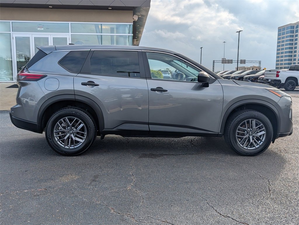 Used 2024 Nissan Rogue S image 3