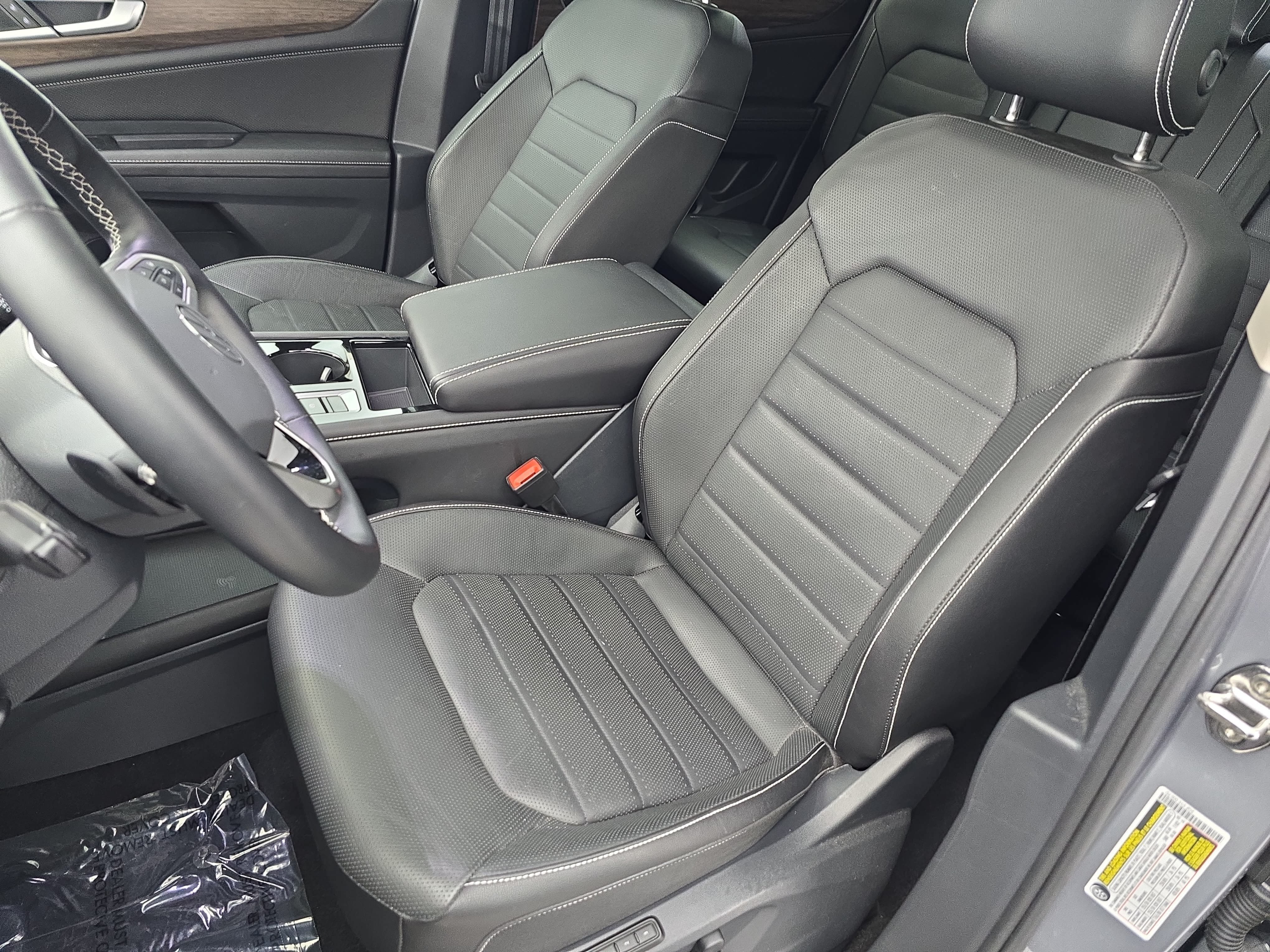 Certified 2025 Volkswagen Atlas SEL AWD/4WD image 16