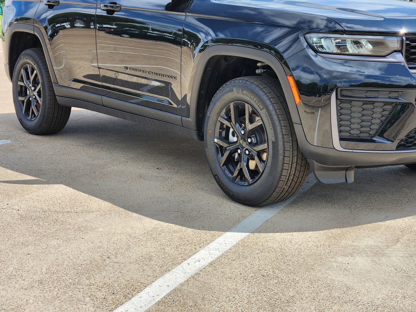 New 2026 Jeep Grand Cherokee Altitude AWD/4WD image 11
