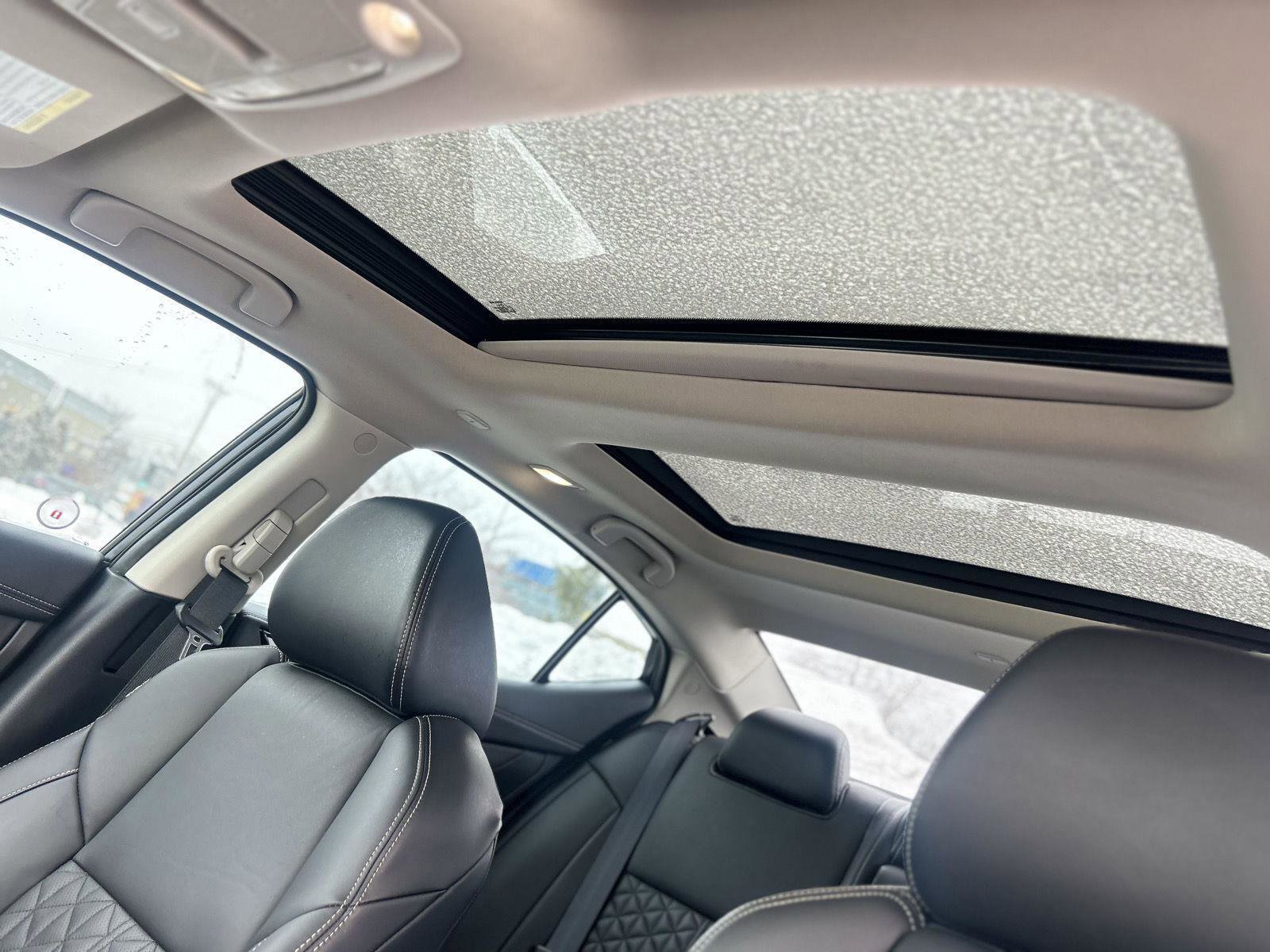 Used 2022 Nissan Maxima Platinum image 16