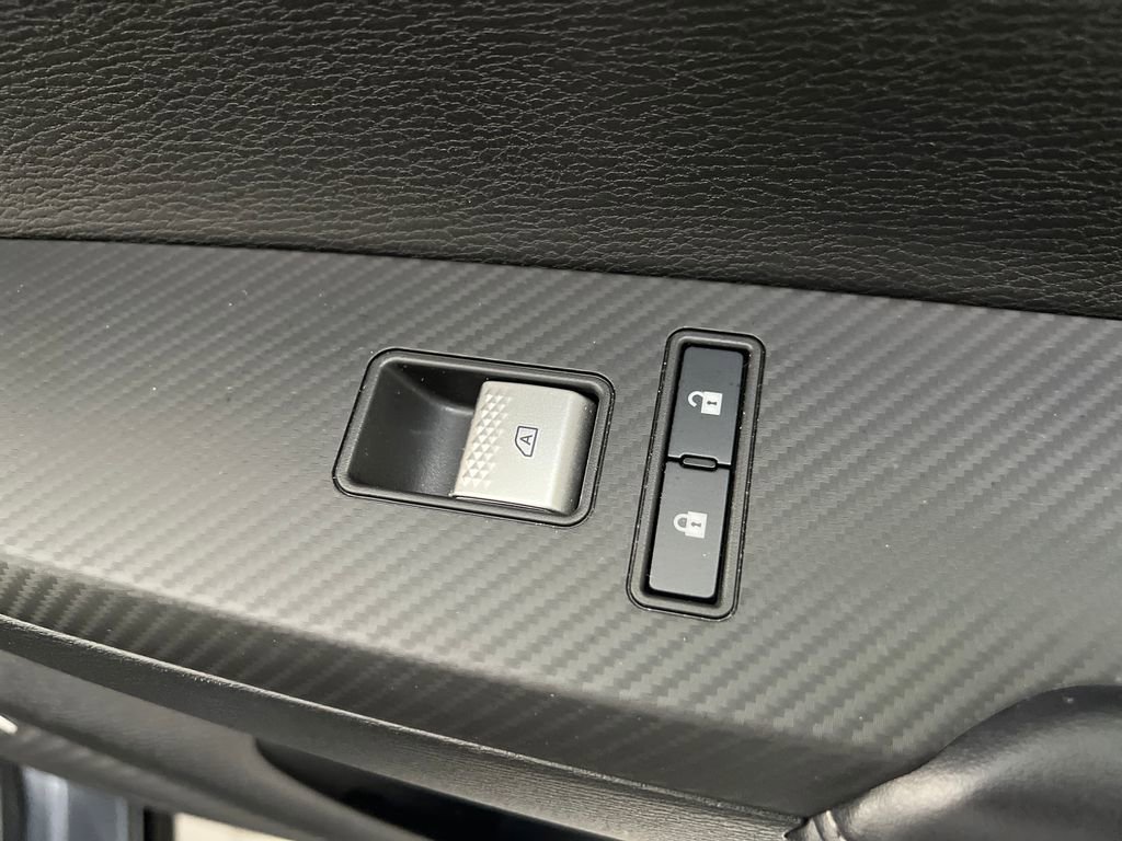 Used 2025 Mitsubishi Outlander SE AWD/4WD image 27