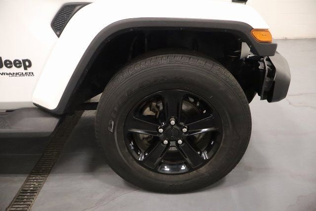 Used 2020 Jeep Wrangler Unlimited Sahara image 26