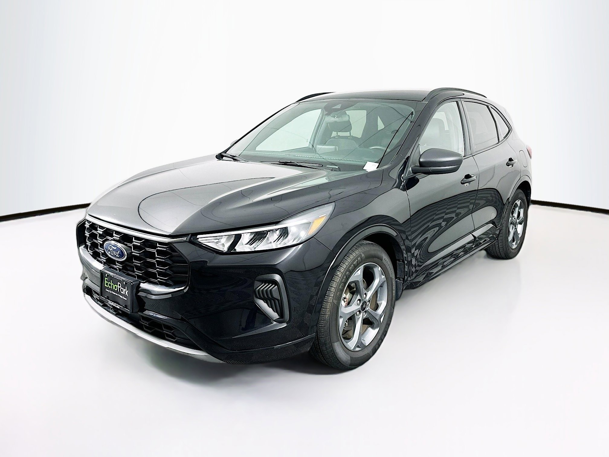 Used 2024 Ford Escape ST-Line image 3