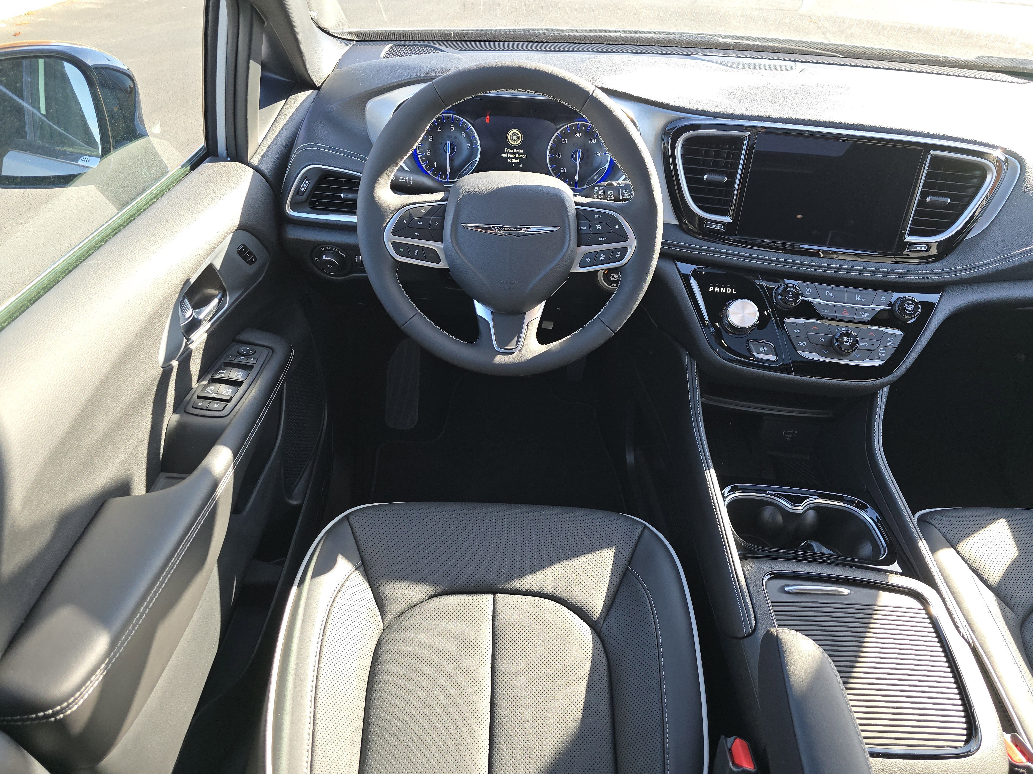 New 2026 Chrysler Pacifica Limited image 24