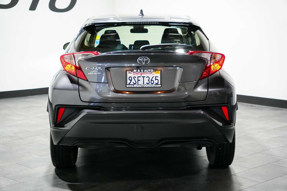 Used 2021 Toyota C-HR LE FWD image 4
