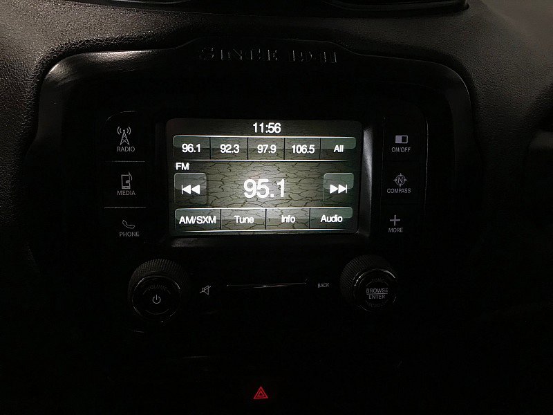 Used 2015 Jeep Renegade Latitude image 27