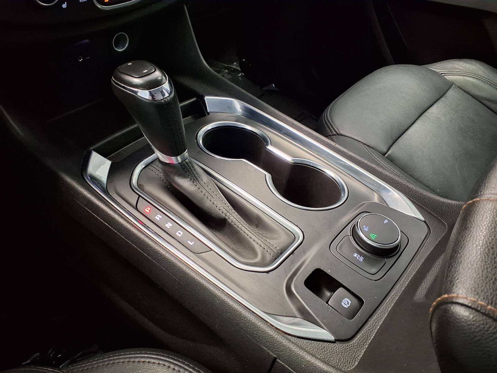 Used 2019 Chevrolet Traverse LT FWD image 23
