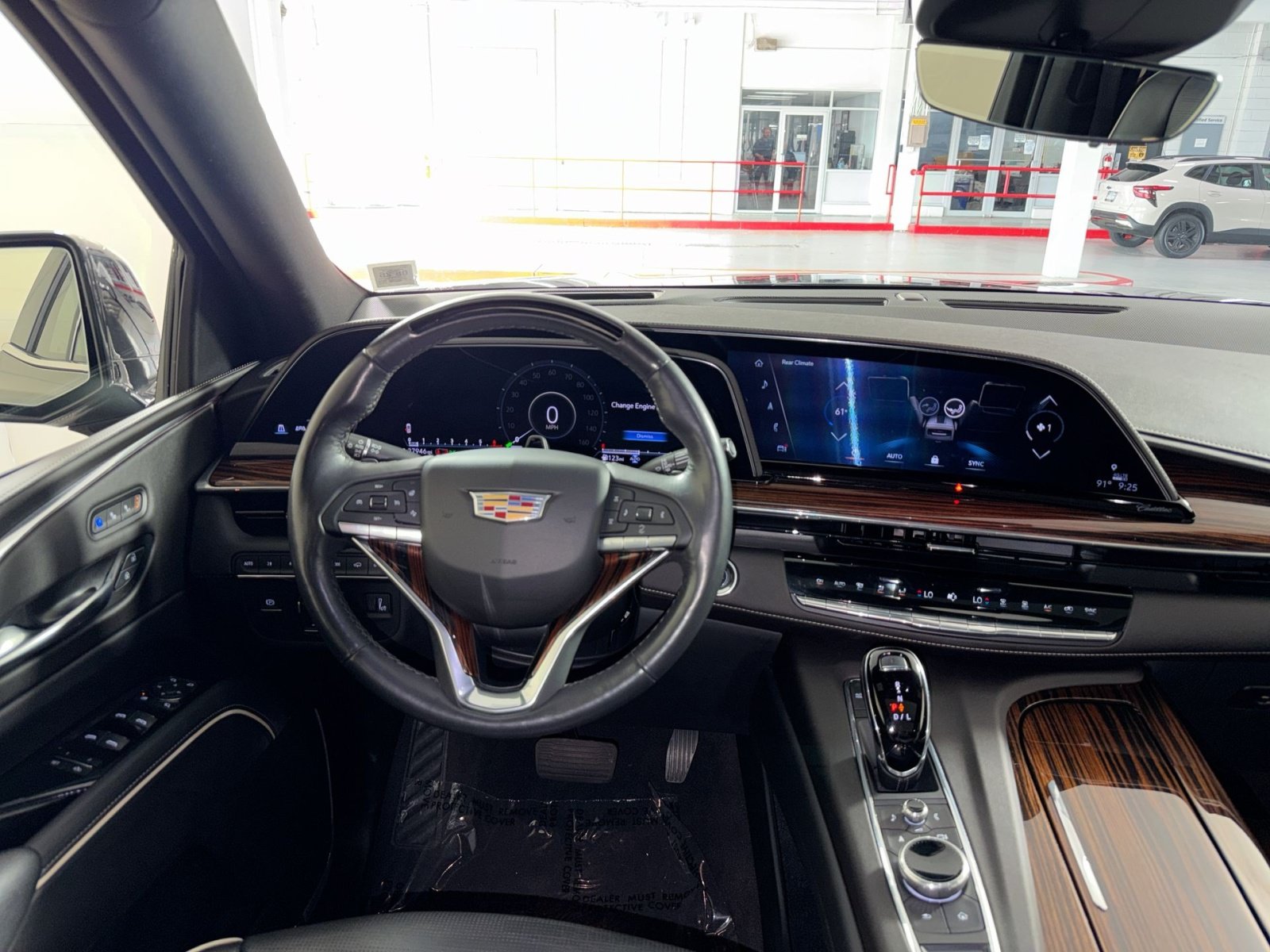 Used 2023 Cadillac Escalade Premium Luxury w/ Performance Package AWD/4WD image 16