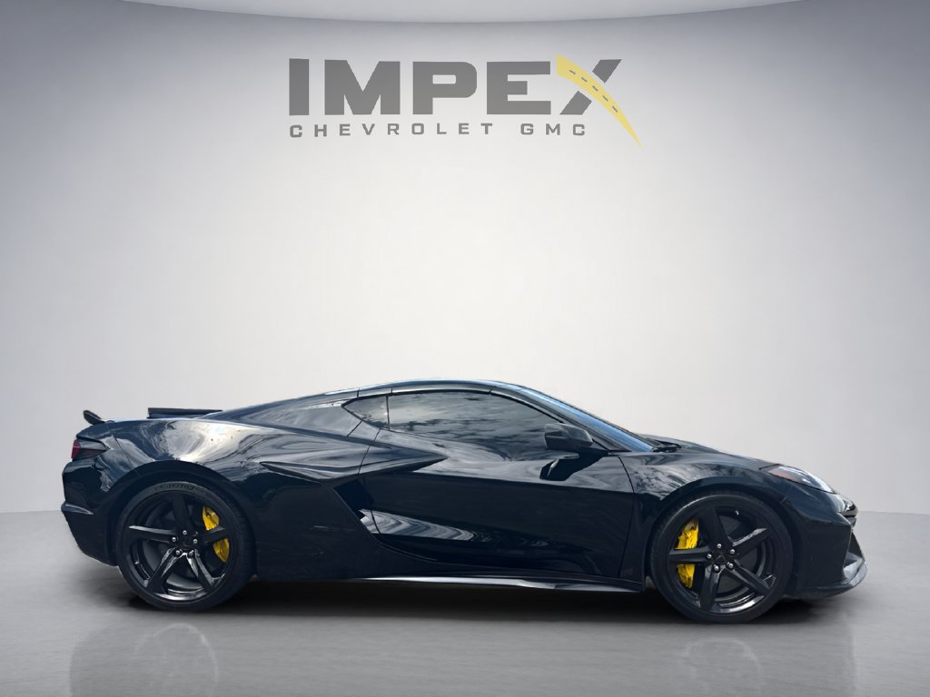 Used 2025 Chevrolet Corvette Z06 w/ Stealth Interior Trim Package RWD image 5