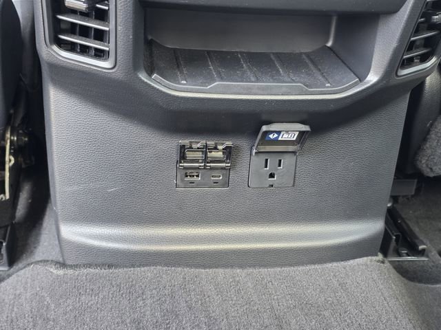 Used 2024 Toyota Tundra Limited w/ Power Package image 17