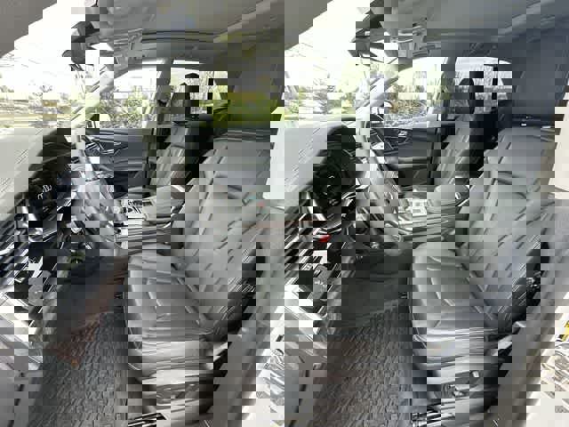 Used 2023 Audi Q8 Premium Plus w/ Premium Plus Package image 18