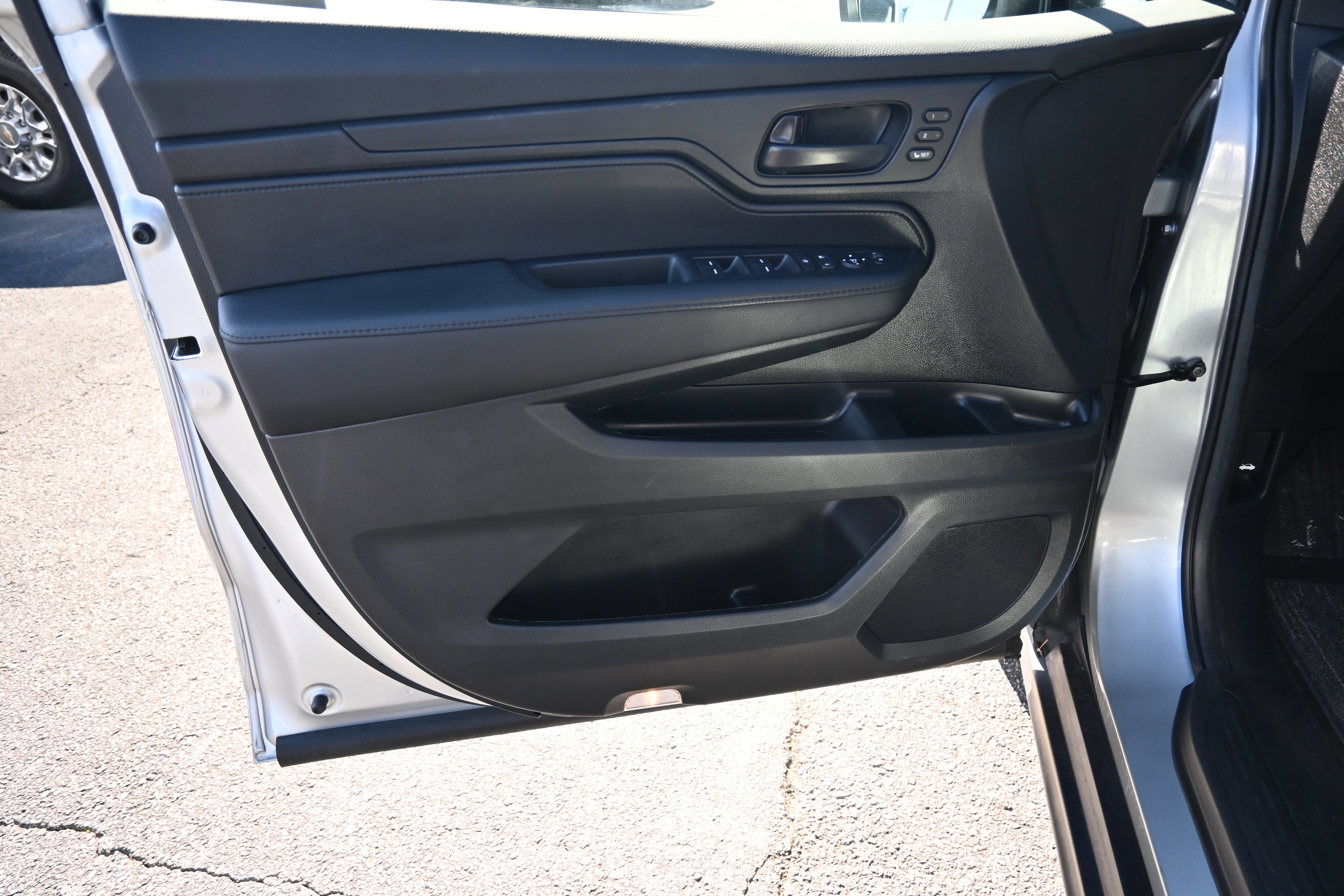 Used 2025 Honda Odyssey EX-L image 16