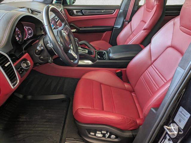 Used 2020 Porsche Cayenne Turbo S image 16