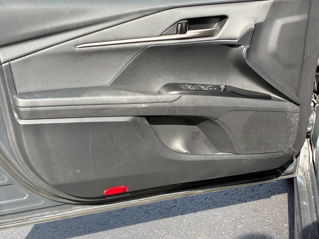 Used 2025 Toyota Camry SE FWD image 18