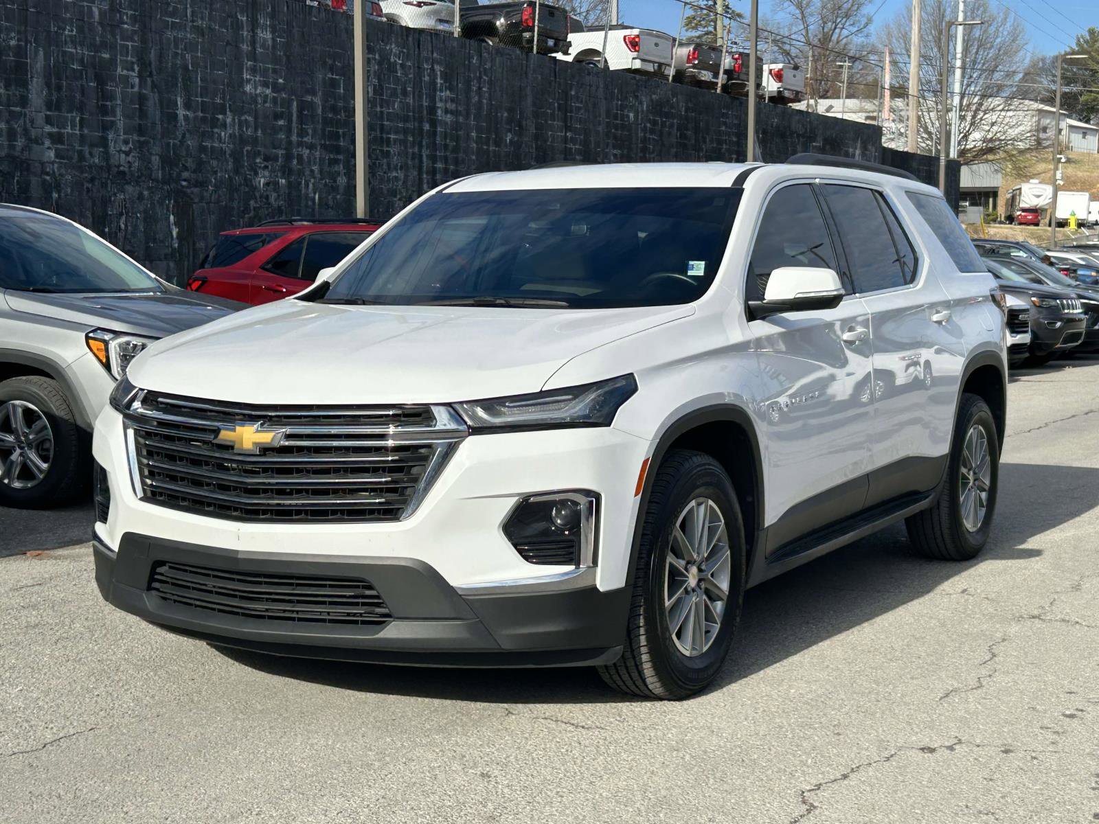Used 2023 Chevrolet Traverse LT image 7