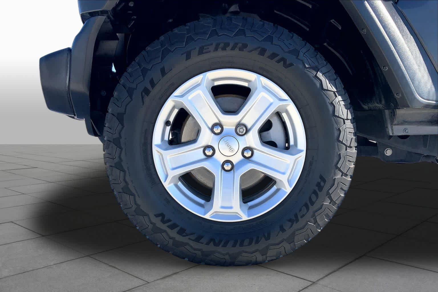 Used 2019 Jeep Wrangler Unlimited Sport S AWD/4WD image 9