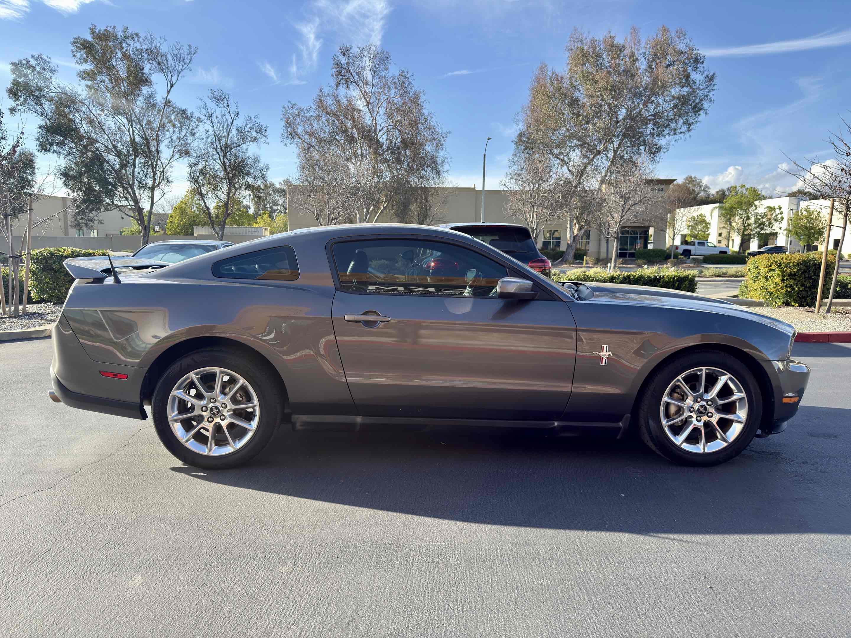 Used 2010 Ford Mustang Premium RWD image 9