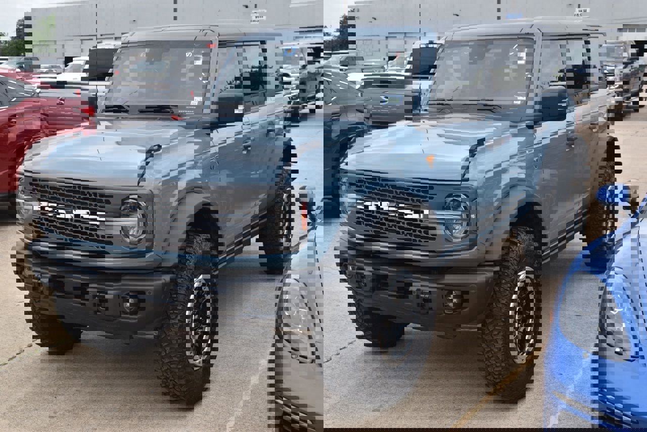 Certified 2023 Ford Bronco Badlands w/ Sasquatch Package image 2