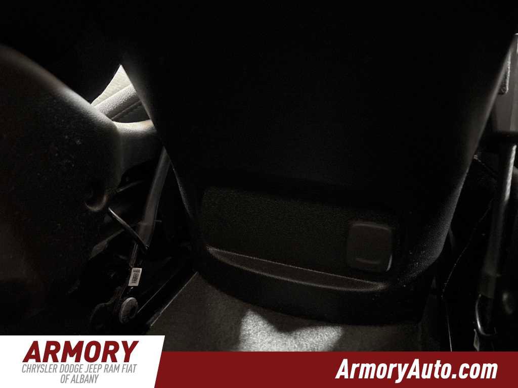 Used 2023 Chevrolet Malibu LT image 33