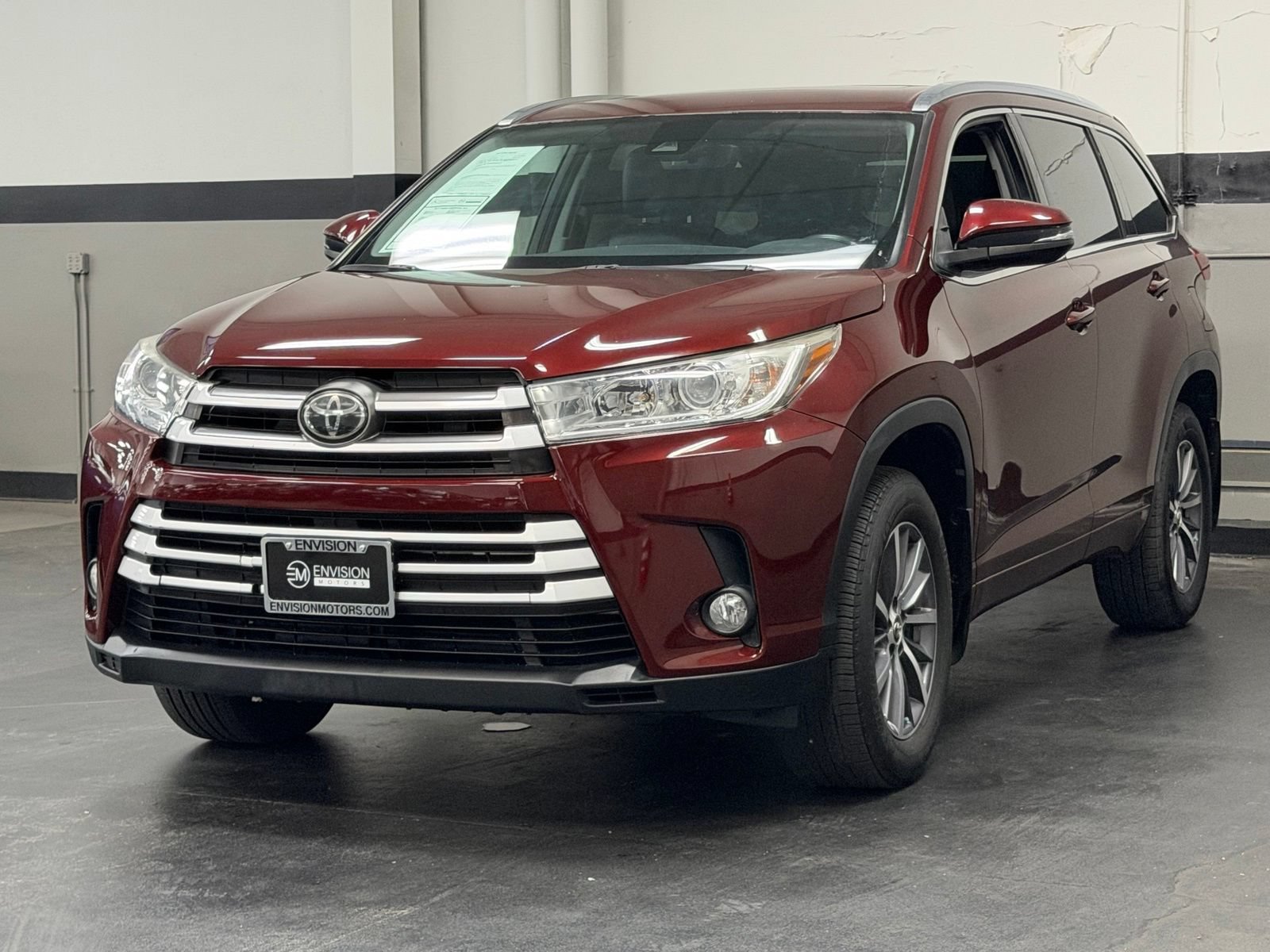 Used 2017 Toyota Highlander XLE AWD/4WD image 5