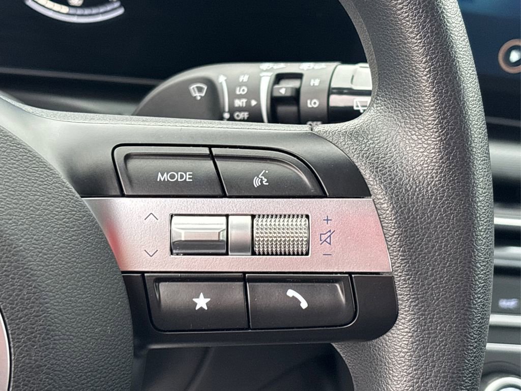 Certified 2025 Hyundai Tucson SE image 26