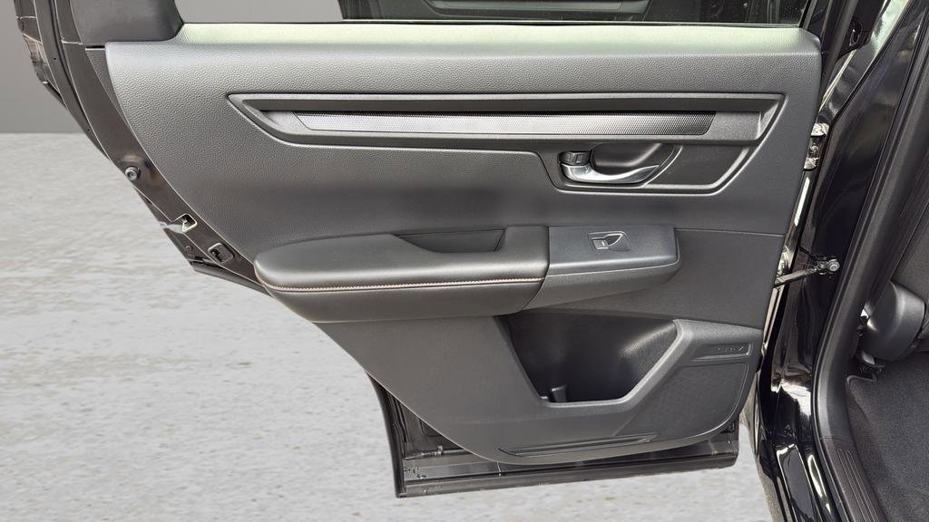 Used 2025 Honda CR-V Sport image 14