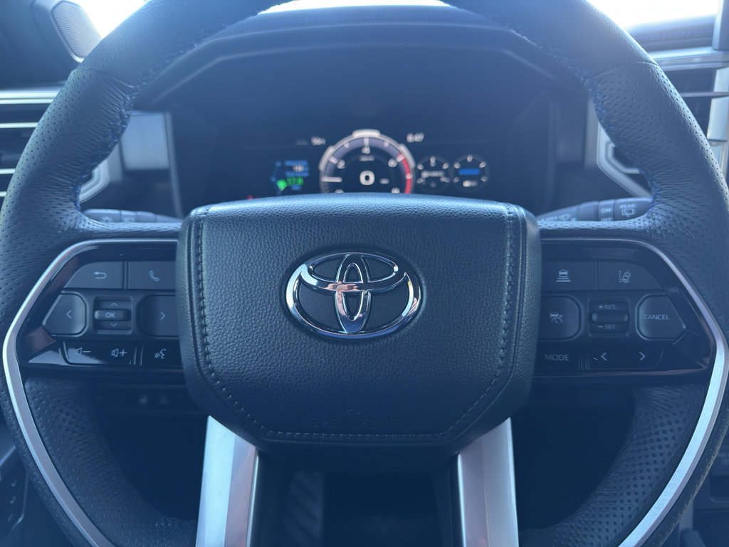 Used 2025 Toyota Sequoia Platinum AWD/4WD image 17