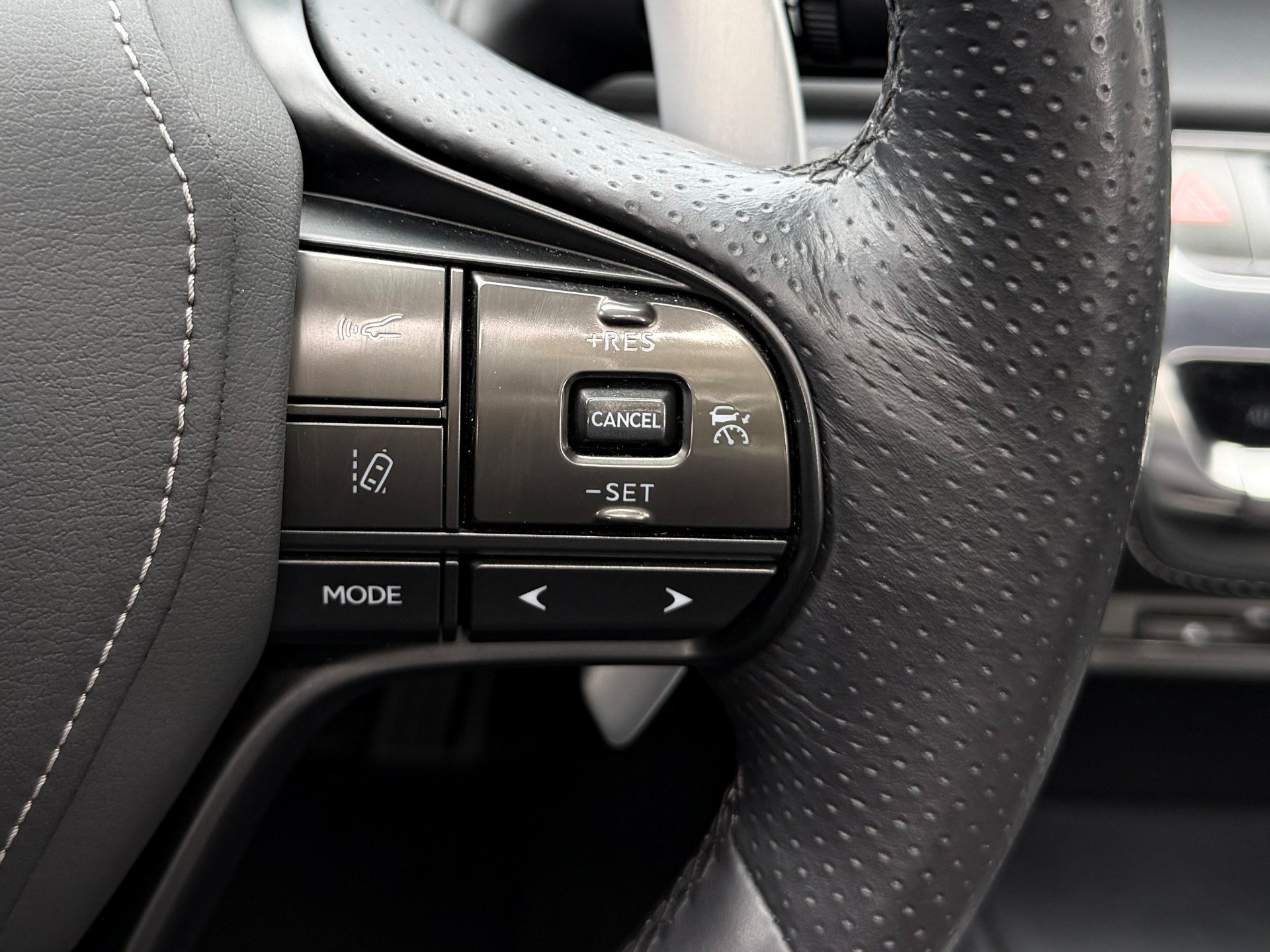 Used 2021 Lexus LC 500 Convertible w/ Touring Package RWD image 78