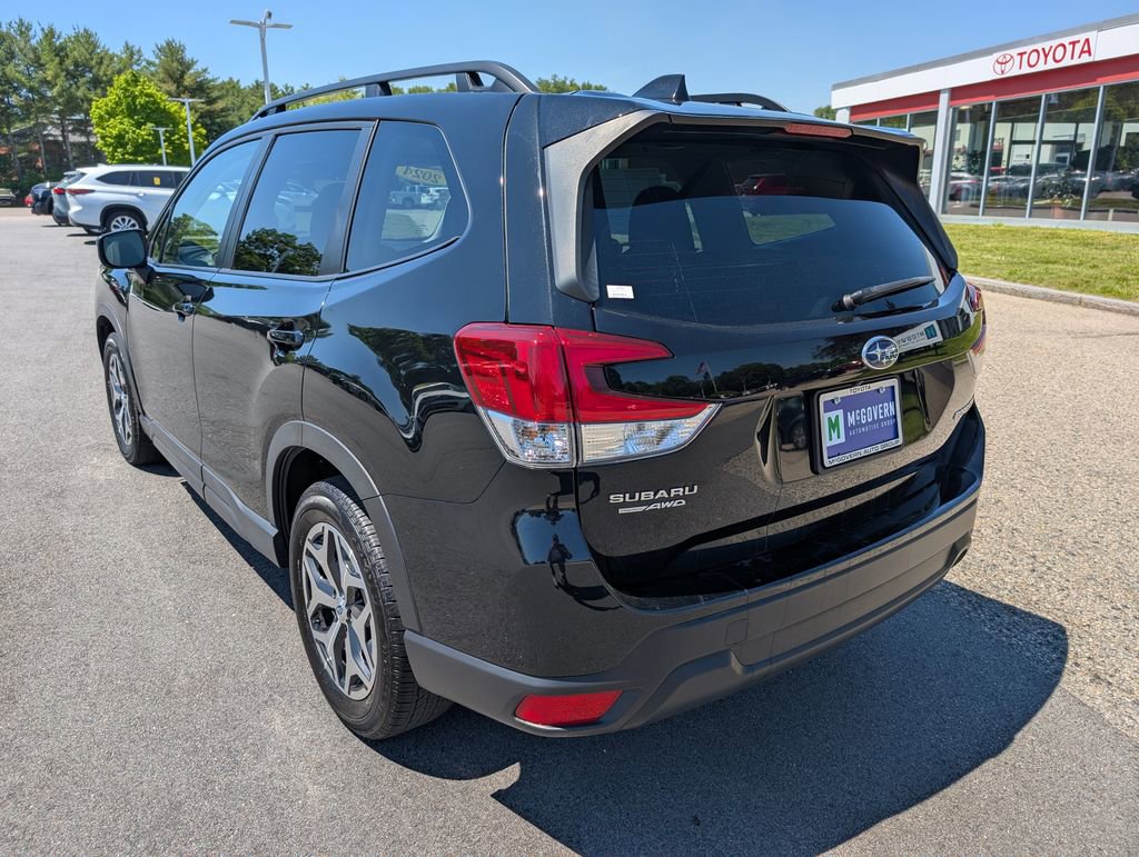 Used 2024 Subaru Forester Premium AWD/4WD image 3