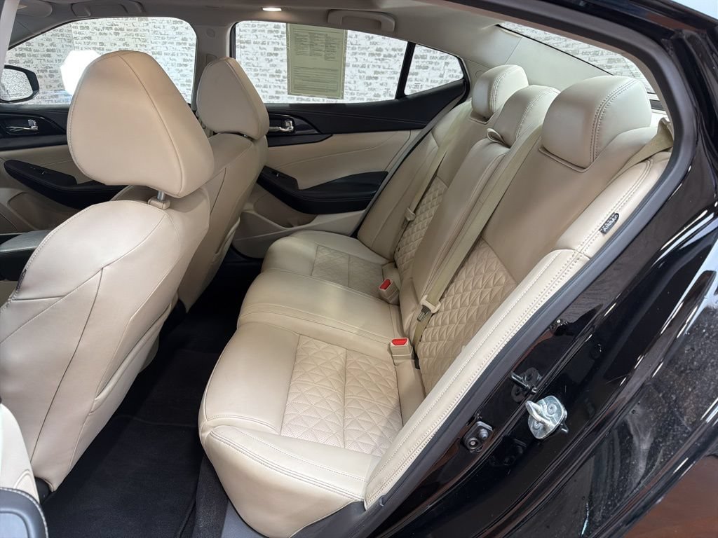 Used 2022 Nissan Maxima Platinum w/ Sport Mat Group FWD image 14