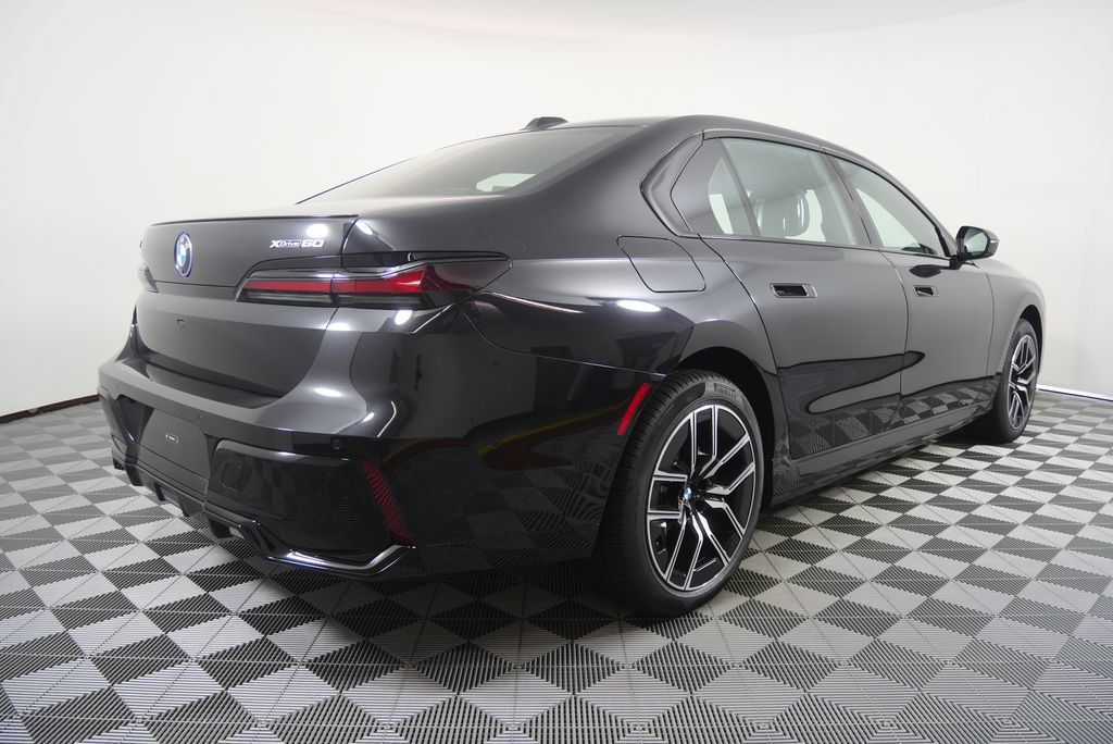 New 2026 BMW i7 xDrive60 AWD/4WD image 3